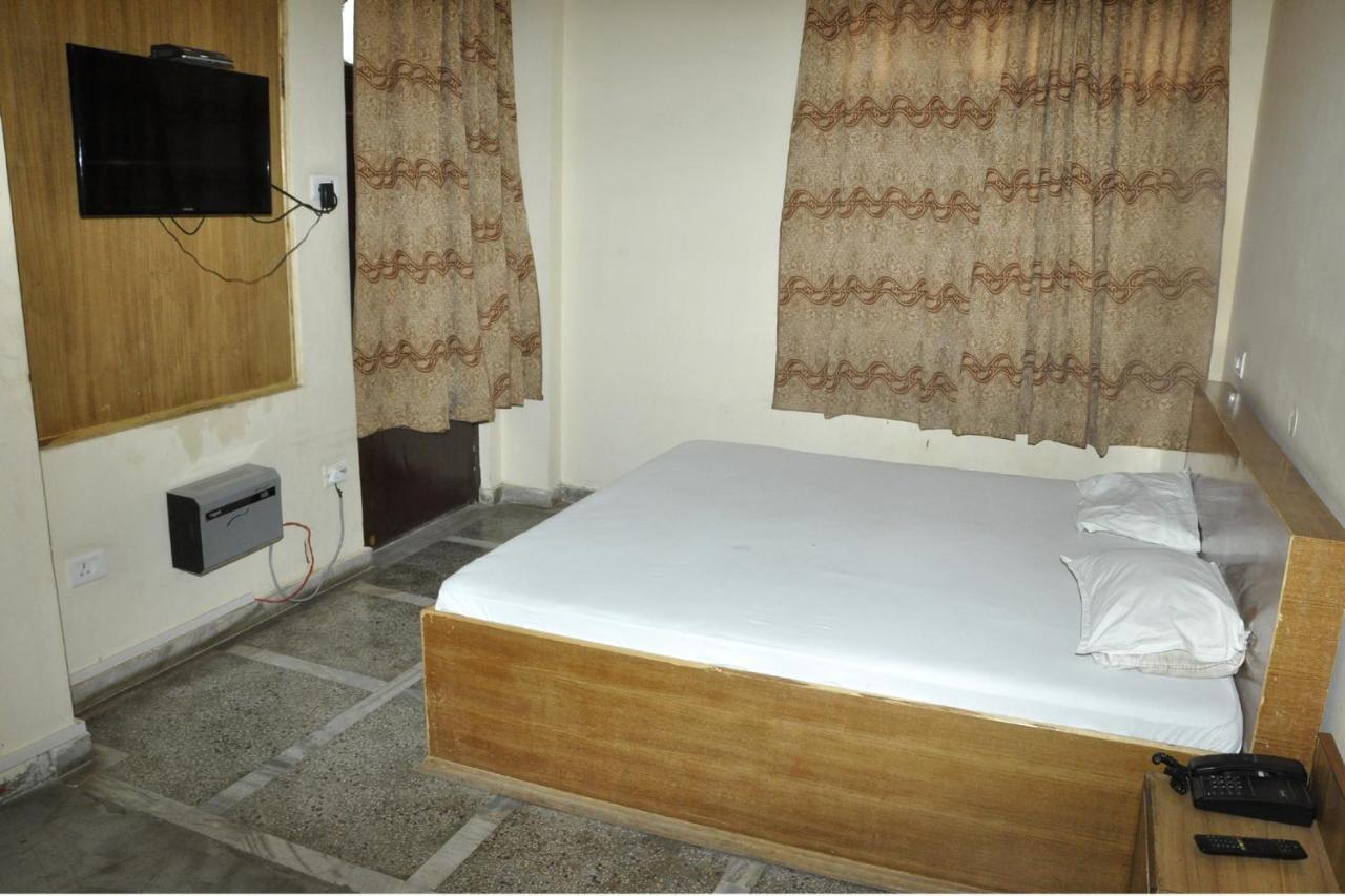 Hotel Lalit Palace Babina Exterior foto